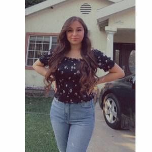 Meet your Posher, Yvette